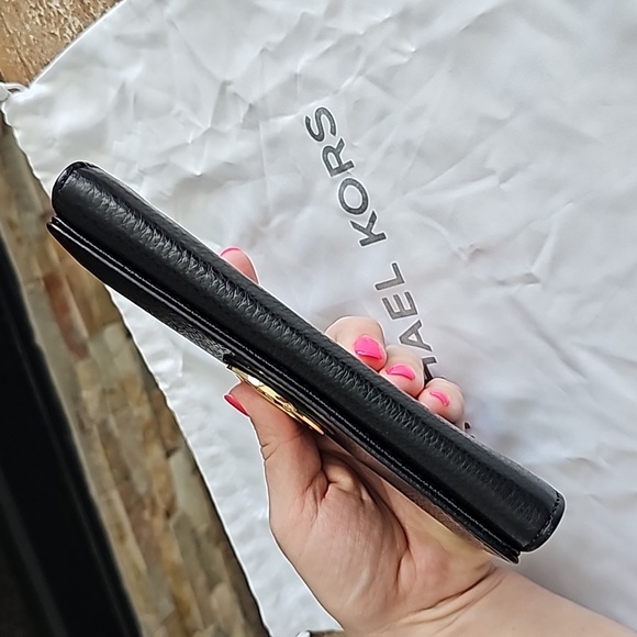 Michael Kors Wallet - Picture 6 of 14